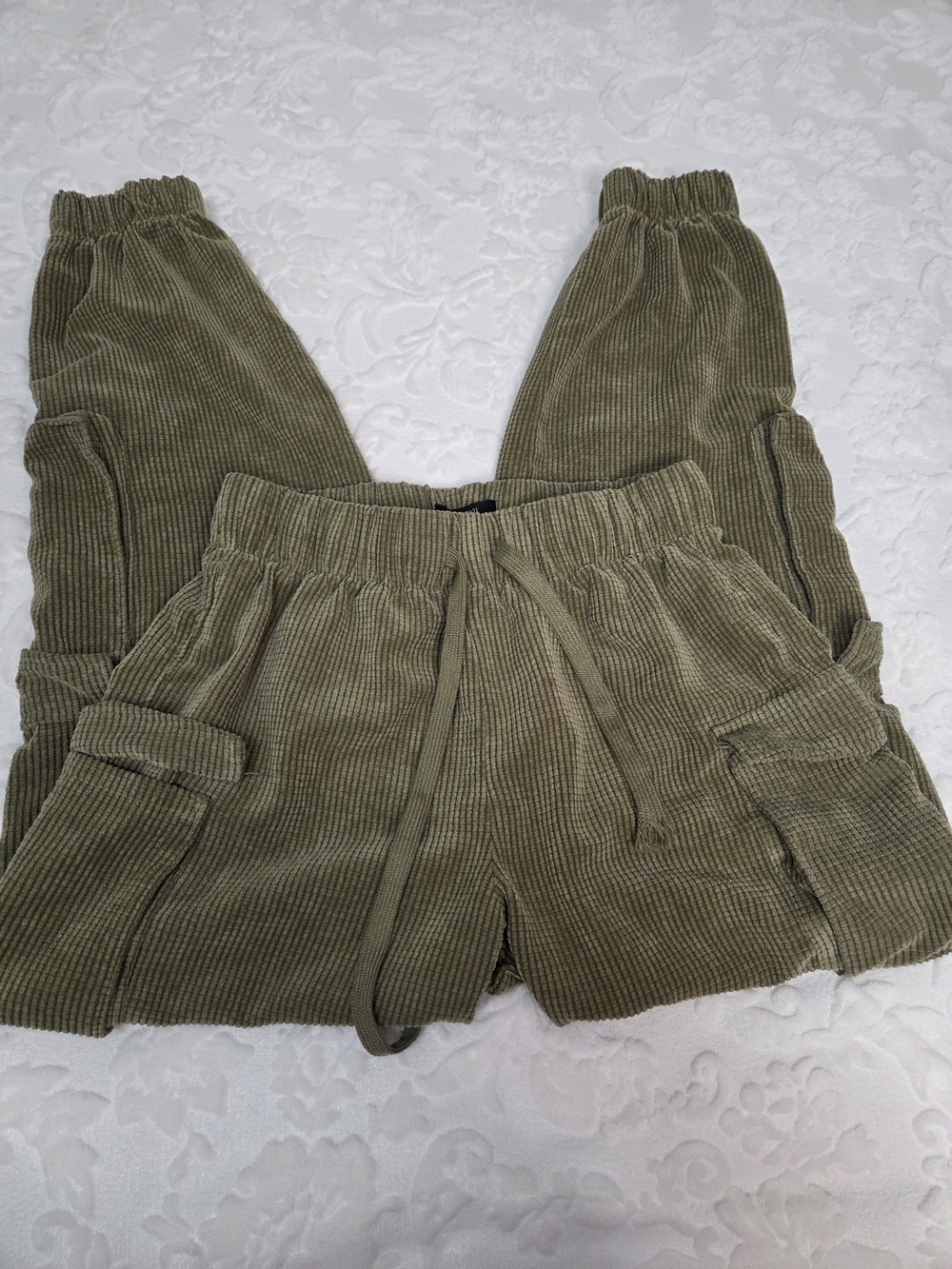 Forever 21 Women's Olive Utility Cargo Joggers Corduroy Style Sz S